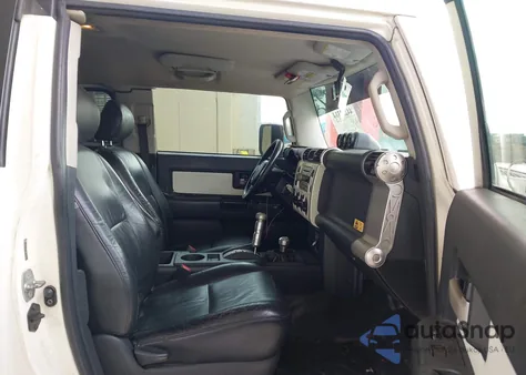 2008 Toyota Fj Cruiser z USA, uszkodzony, nr VIN JTEBU11F68K041461